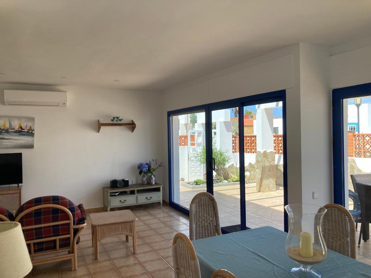 Beach House With The Heated Pool Next To Rocky Point Corralejo Exterior photo