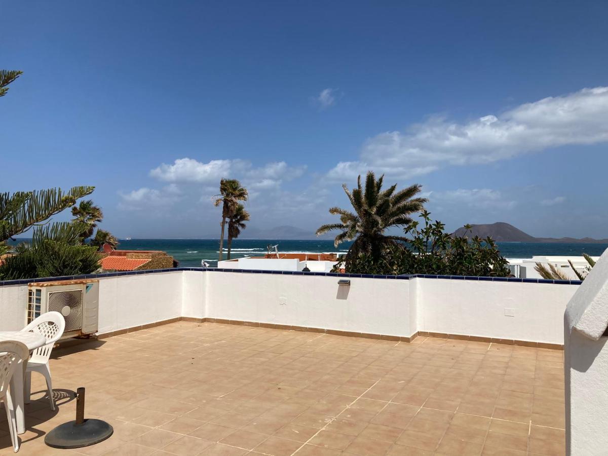 Beach House With The Heated Pool Next To Rocky Point Corralejo Exterior photo