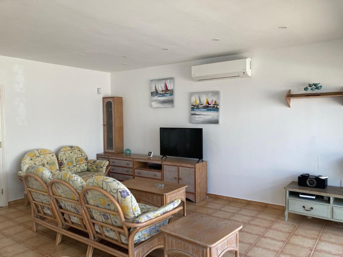 Beach House With The Heated Pool Next To Rocky Point Corralejo Exterior photo