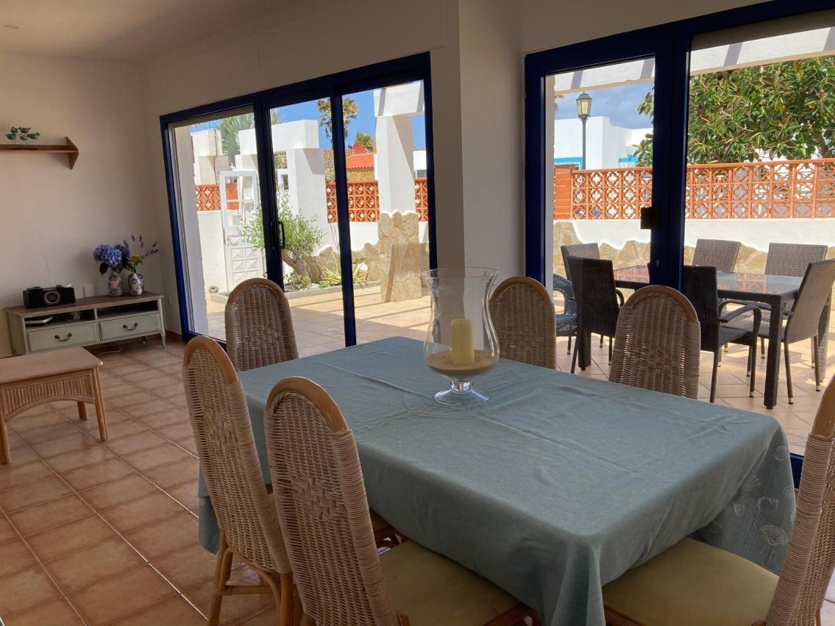 Beach House With The Heated Pool Next To Rocky Point Corralejo Exterior photo